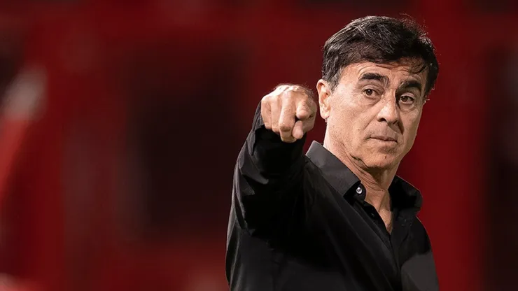 Gustavo Quinteros se acordó de su paso por Chile.