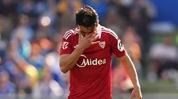 Gabriel Suazo lo pasa mal con el Sevilla. (Foto: Ángel Martínez/Getty Images)