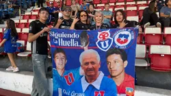 La familia del ex Universidad de Chile y su lienzo.