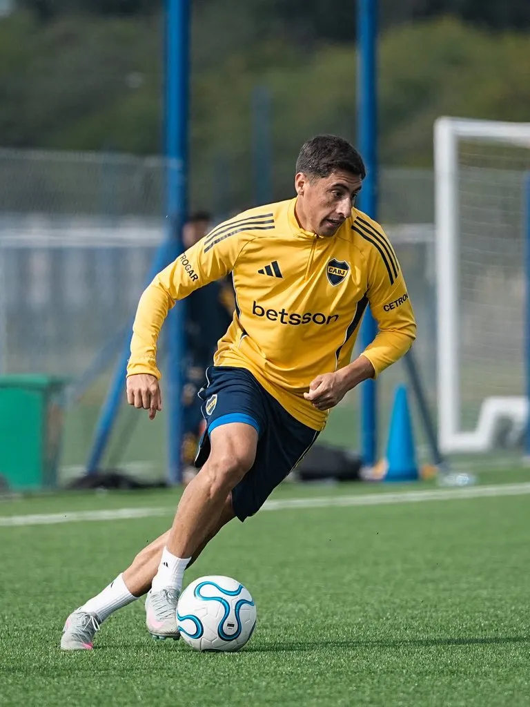 Boca Juniors entrenó en carpeta sintética. (Foto: @BocaJrsOficial)