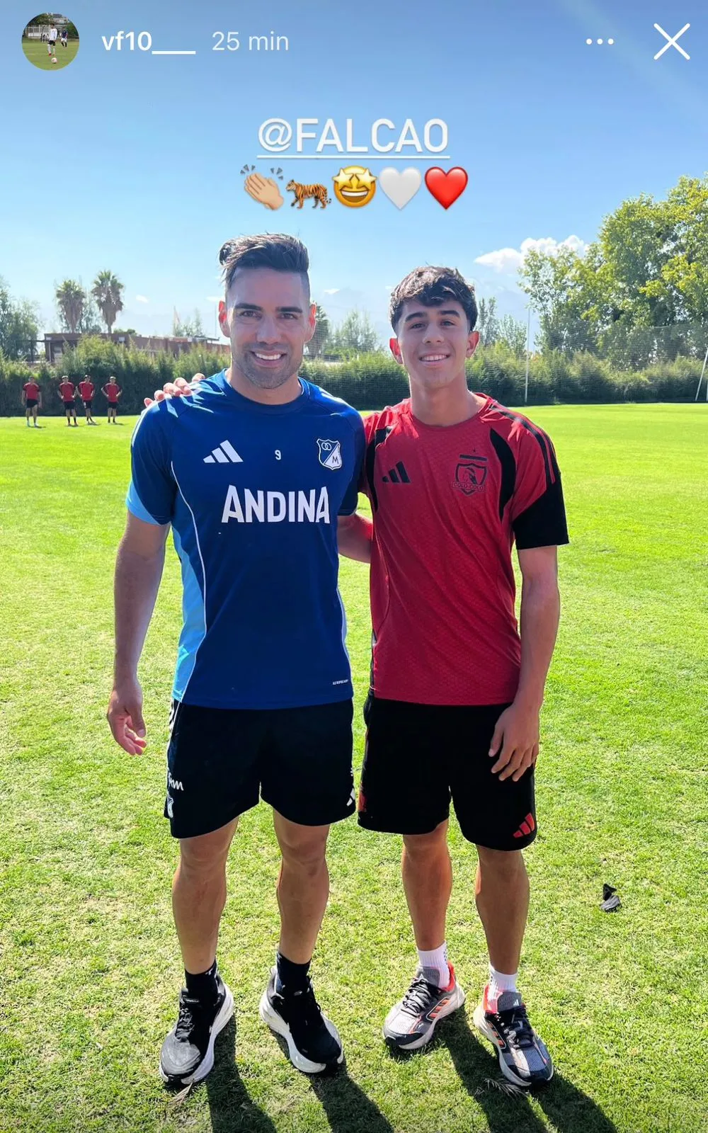 Valentino Fernández junto a Radamel Falcao. (Foto: Instagram)