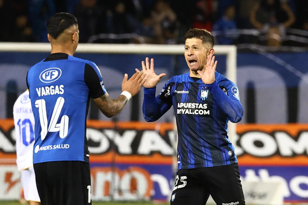 Huachipato escapó del fondo en la Liga de Primera (Photosport).