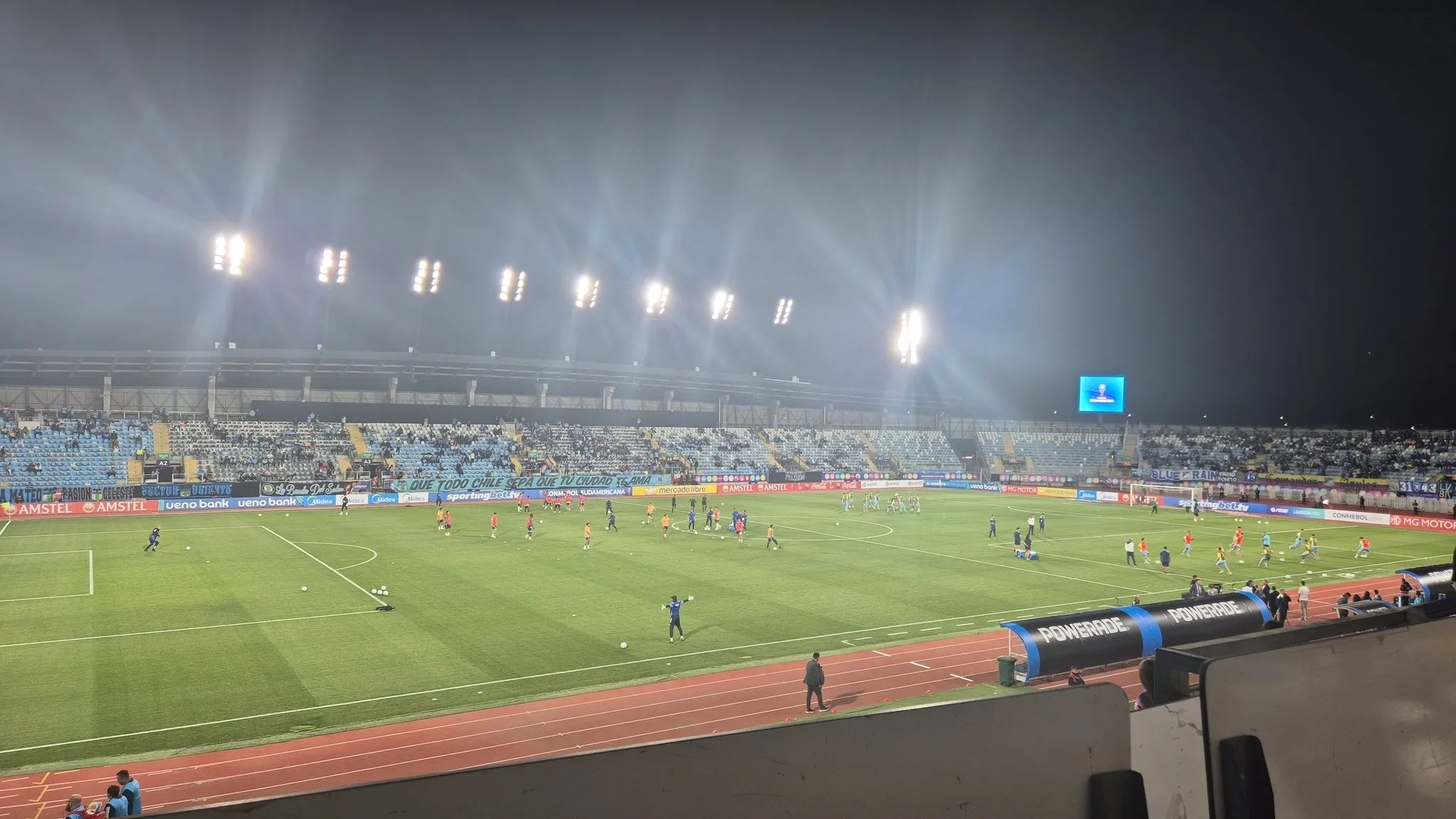 La hinchada de Millonarios dice presente en el Teniente.