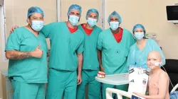 El "King" encabezó la visita de los planteles masculino y femenino al Hospital Luis Calvo Mackenna (Foto: Instagram Colo Colo)