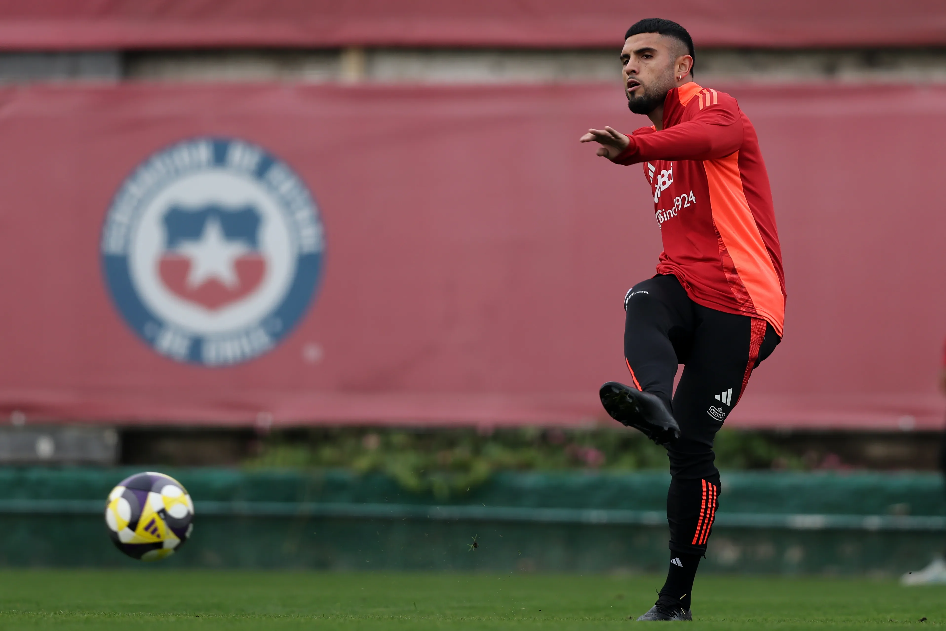 Rodrigo Ureña se ilusiona con volver a la selección chilena, no al fútbol chileno