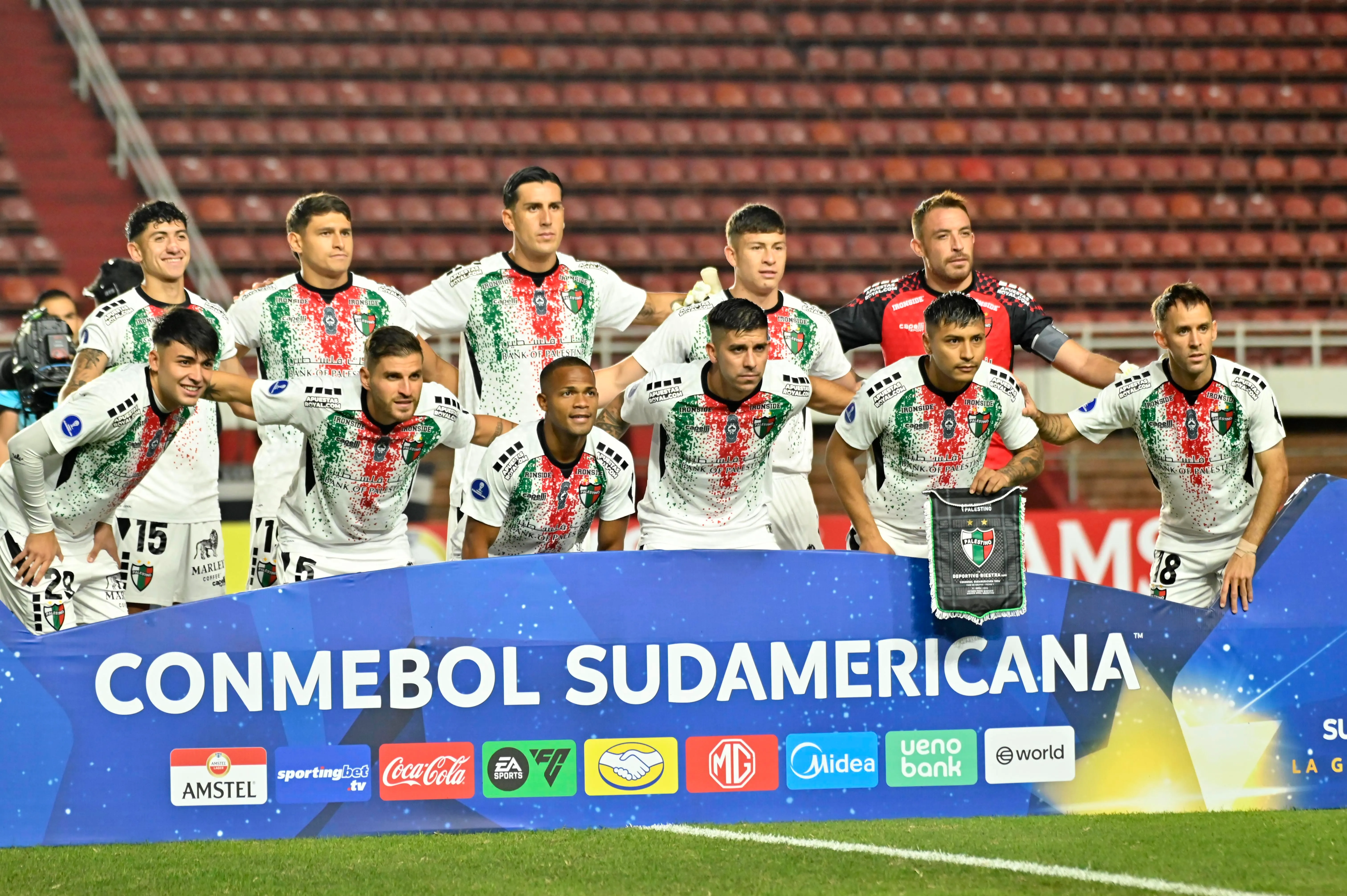 Palestino debutó en el Nuevo Gasómetro ante Deportivo Riestra. (Foto: Fotobaires/Photosport)