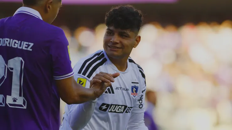 Claudio Aquino se tenía muy bien guardada esta amistad. (Foto: Marco Vázquez/Photosport)