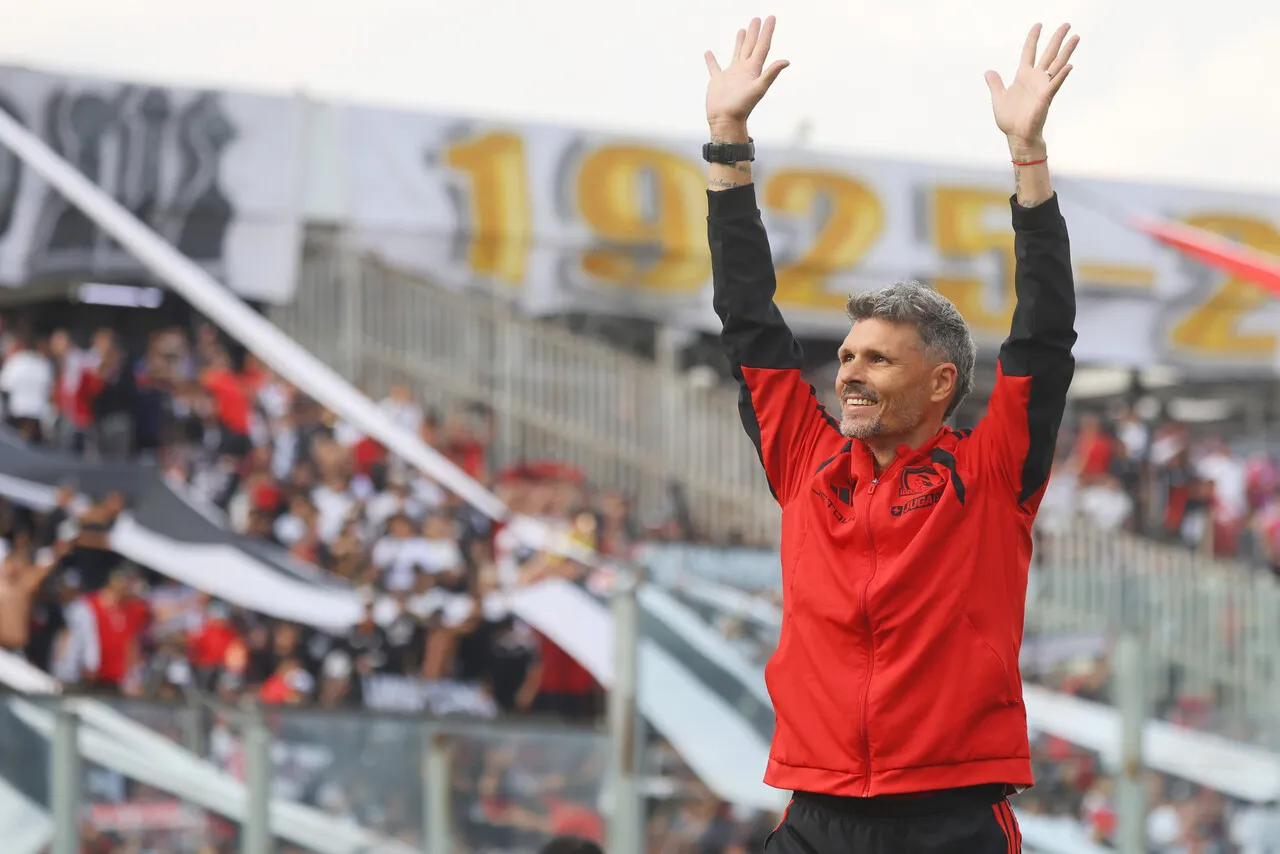 Ortiz recibe el respaldo de Zamorano | Foto: Photosport