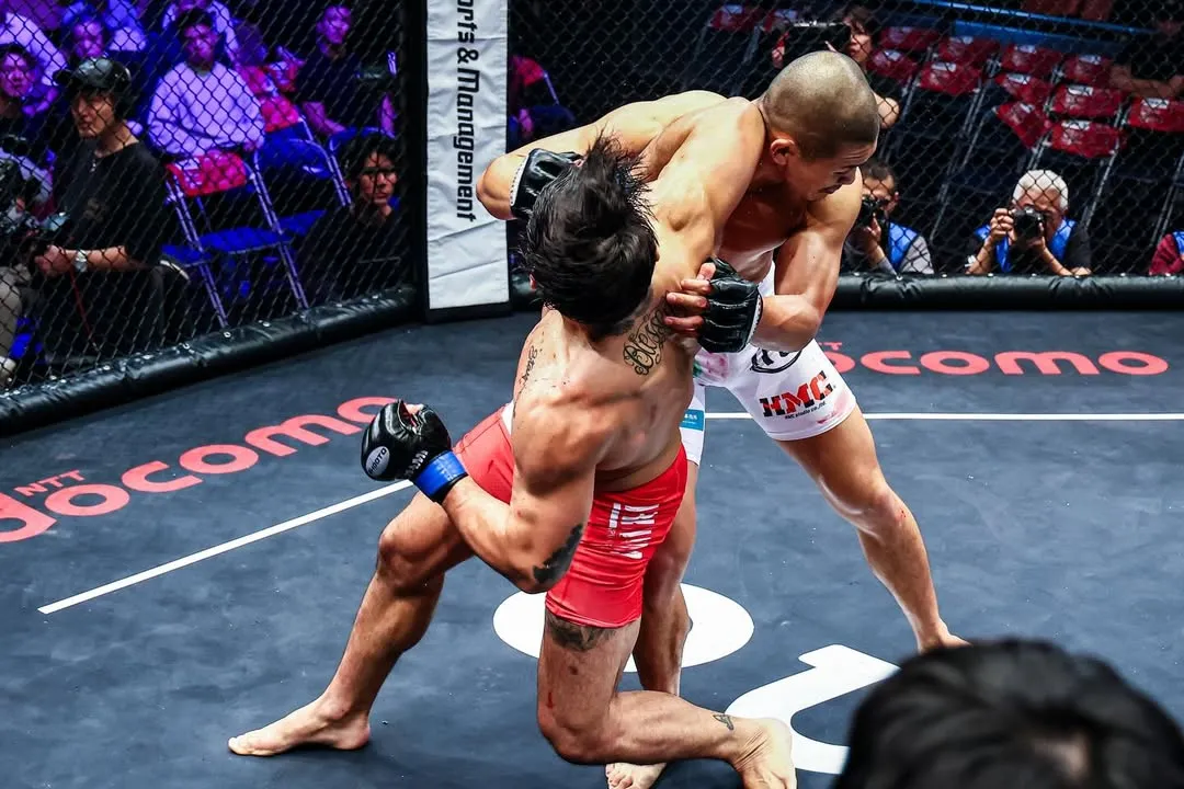 Víctor Valenzuela en su combate frente a Yusaku Kinoshita (Foto: Instagram Víctor Valenzuela)