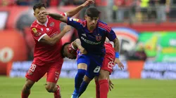 La U visita a Ñublense en el Estadio Nelson Oyarzún. (Foto: José Robles/Photosport)