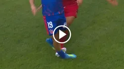 Esta fue la falta del jugador de Ñublense sobre la figura de Universidad de Chile.