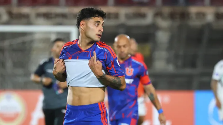 Altamirano estalla por patada.