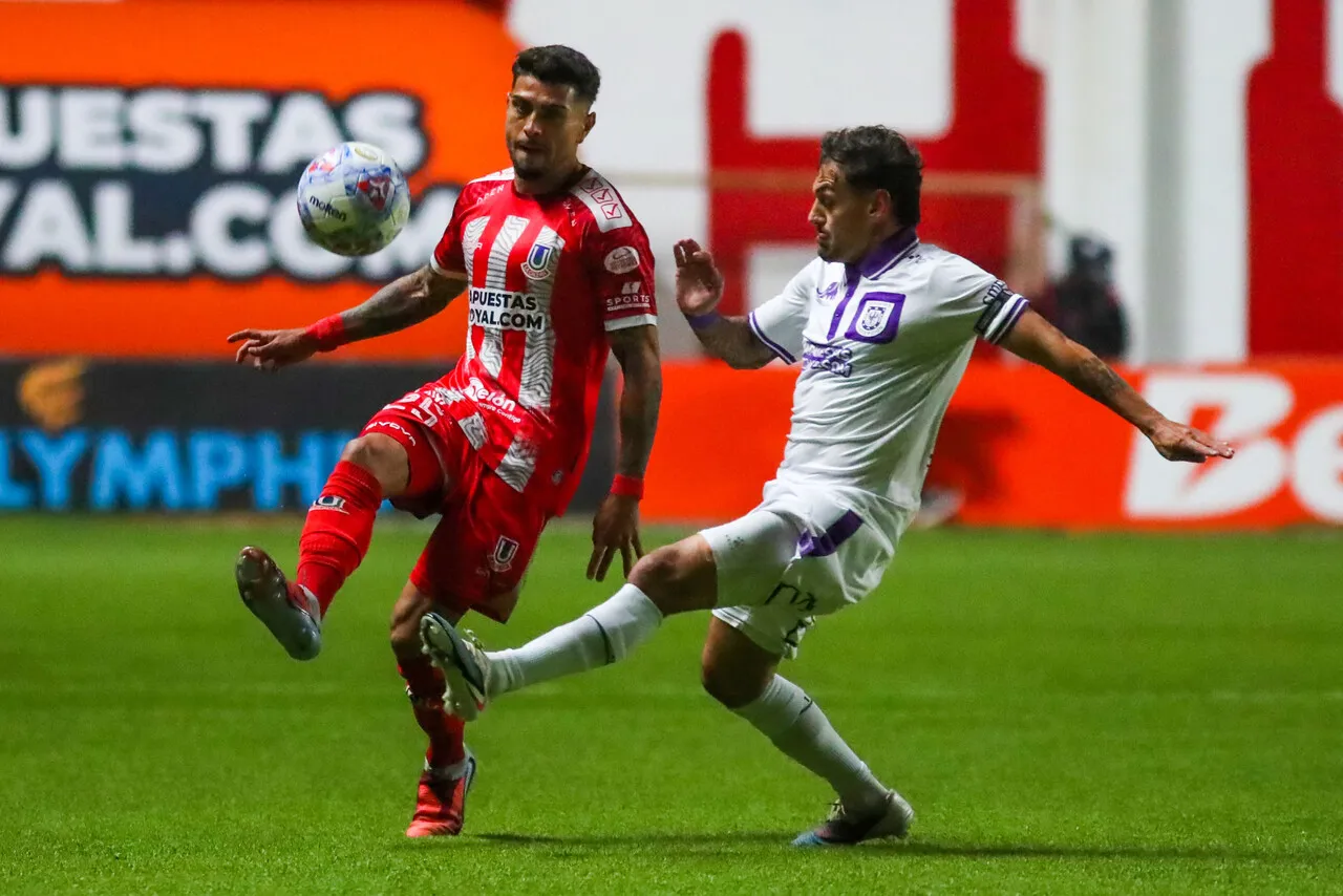 El cuadro “Cementero” logró un valioso triunfo en casa frente al “León de Collao” (Foto: Photosport)
