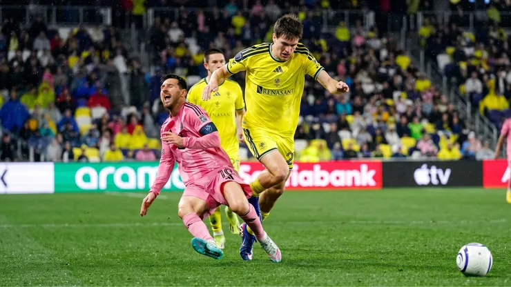 Una jugada de Lionel Messi: el apoyo de la Comisión de Árbitros ante Universidad de Chile.