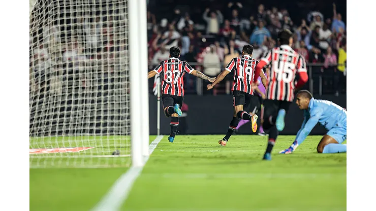 Sao Paulo venció 2-0 a O'Higgins.