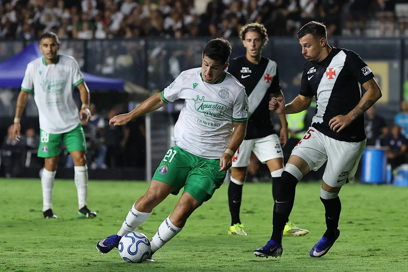 Audax Italiano se hizo fuerte en Brasil