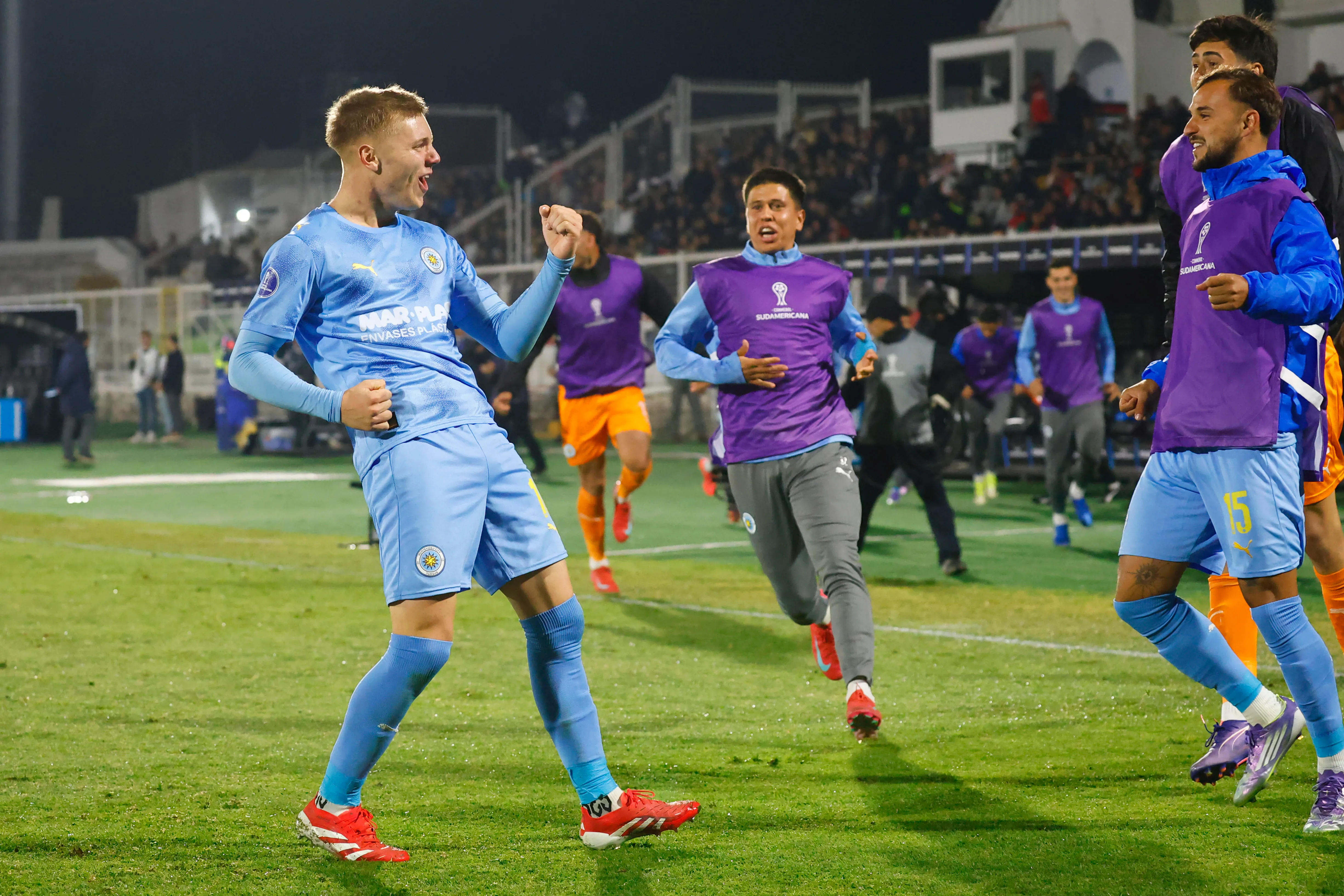 Montevideo City Torque se abrazó en La Cisterna