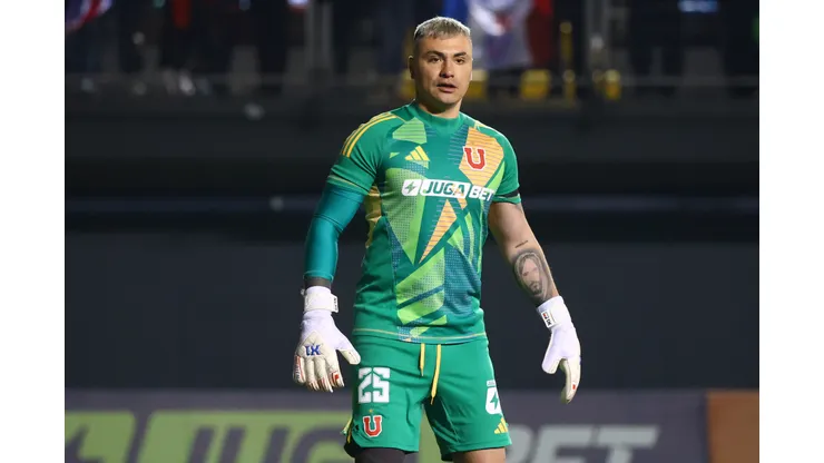 Cristóbal Campos saluda a Universidad de Chile en su aniversario.