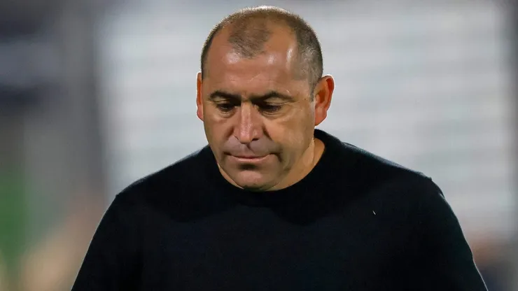 Los hinchas de Palestino pierden la paciencia con su DT
