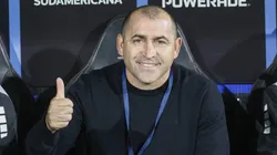 Cristián Muñoz responde a los que pide su salida.