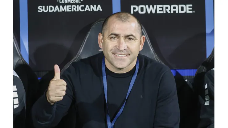 Cristián Muñoz responde a los que pide su salida.
