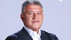 Claudio Borghi en modo alerta por los juveniles albos tras el regalo de prestigiosa marca de autos. (Foto: Instagram TNT Sports)