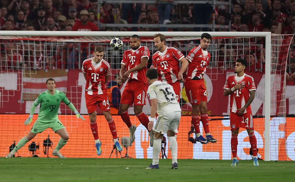 El golazo de tiro libre de Arda Güler para el 2-1 transitorio del Real Madrid (Getty Images).