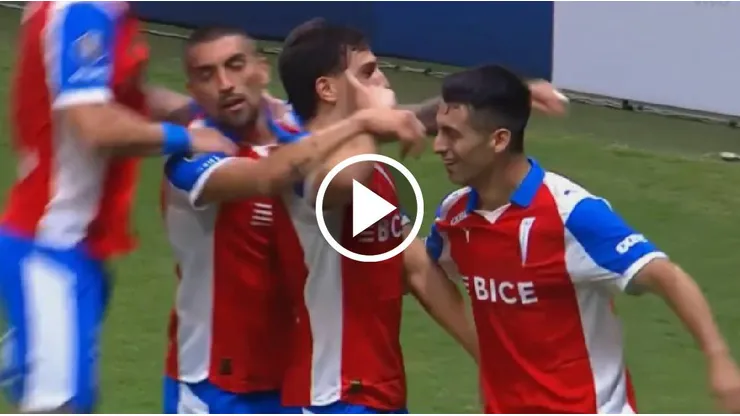 Justo Giani convierte golazo ante Cruzeiro. (Foto: Captura)