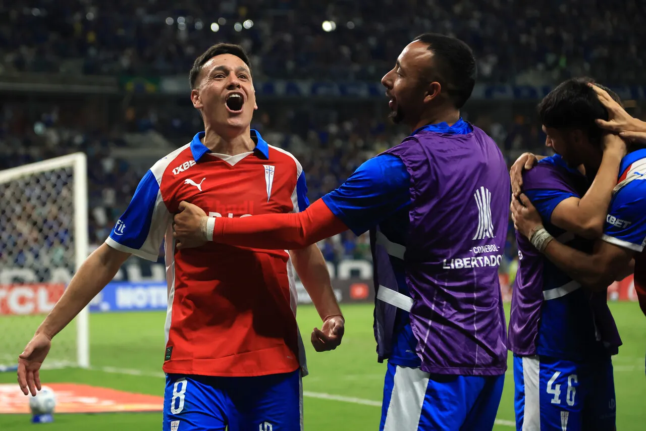 La Uc se queda con valiosos tres puntos en Belo Horizonte. (Foto: Photosport)