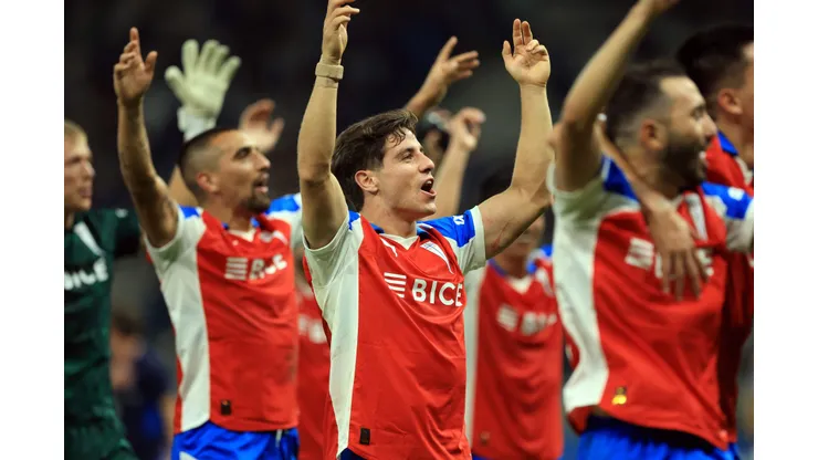 La UC vence a Cruzeiro y se mete en la pelea para avanzar en Copa Libertadores.