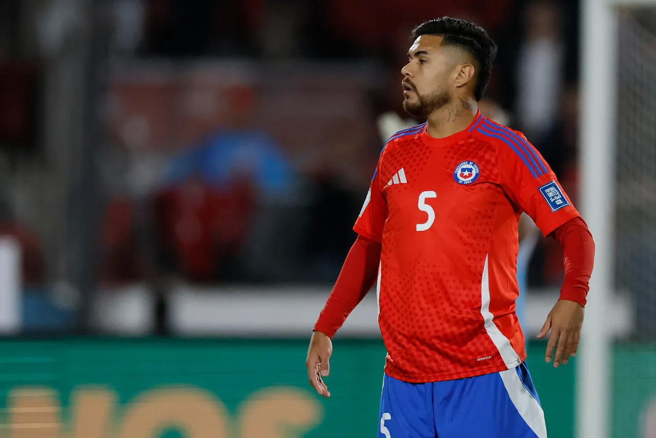 Villanueva no ve a Paulo Díaz en Colo Colo. | Foto: Photosport