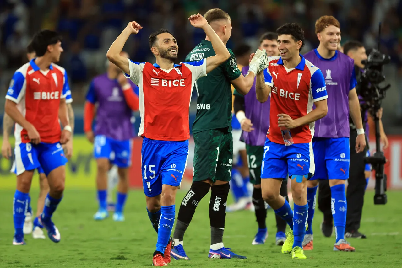 La UC se anotó un triunfazo en Copa Libertadores. | Foto: Photosport