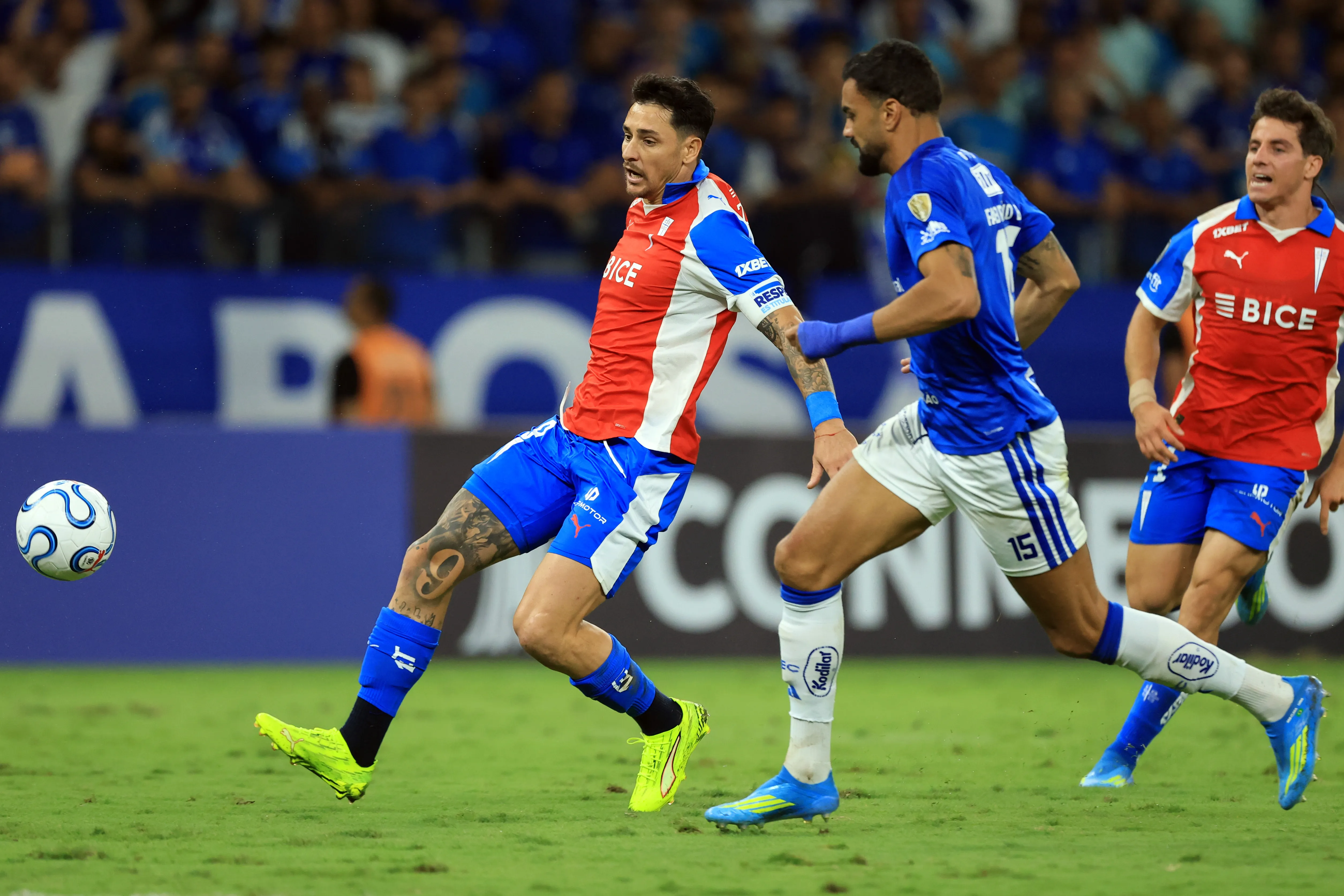 Fernando Zampedri estuvo cerca del gol ante Cruzeiro: dos palos le ahogaron el grito | FOTO: Pier Giorgio Giavelli/Photosport