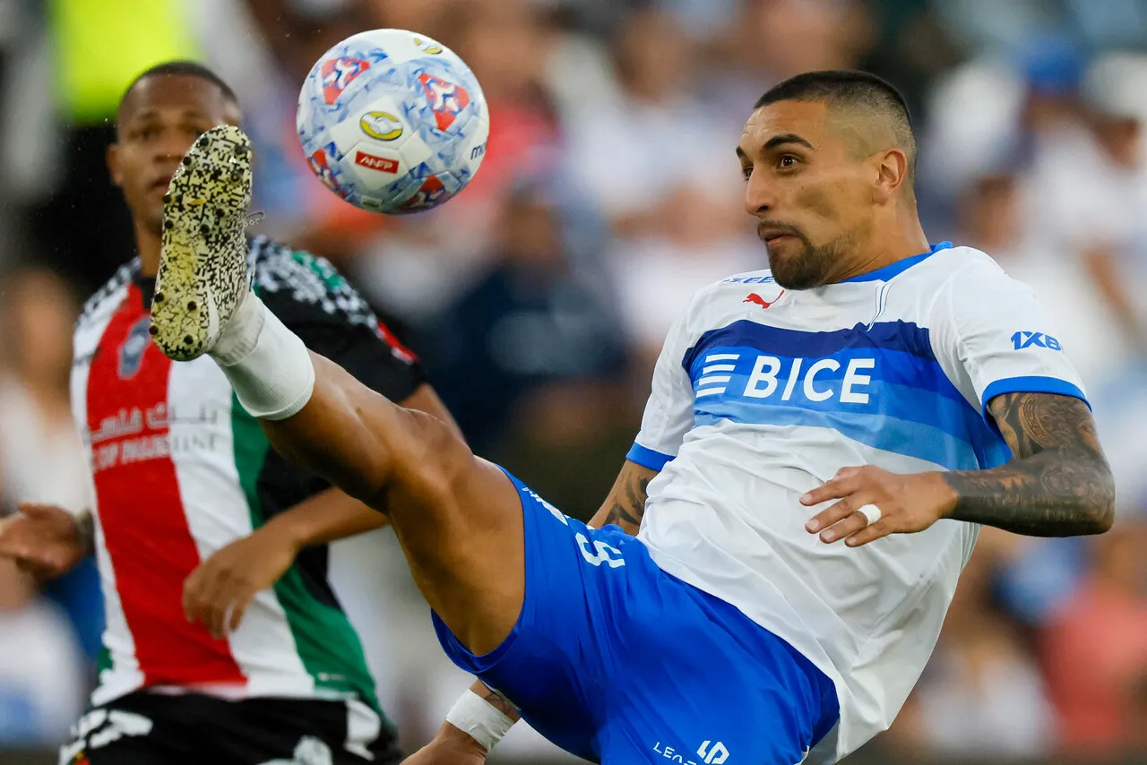 Olarra destacó a Branco Ampuero. | Foto: Photosport