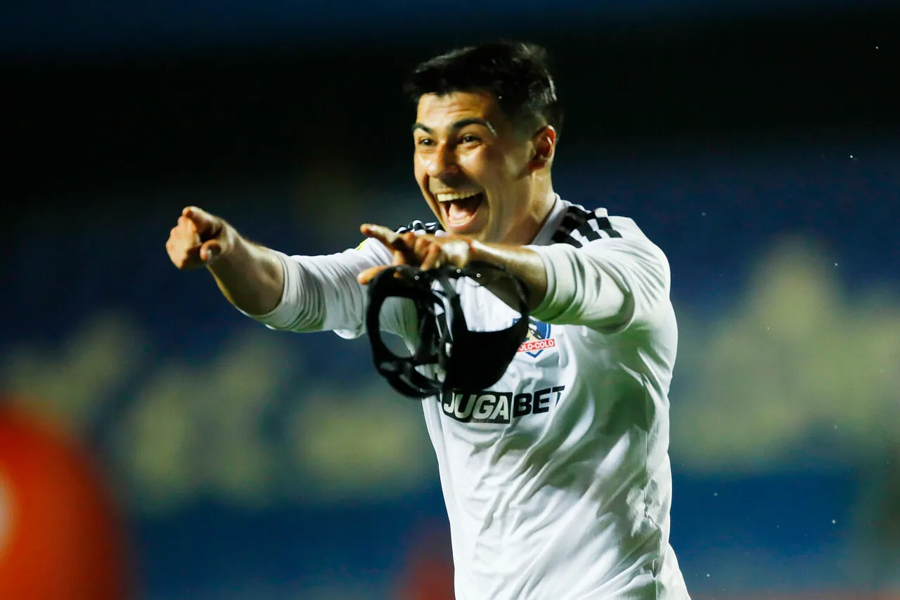 Alarcón podría salir de la titularidad. | Foto: Photosport