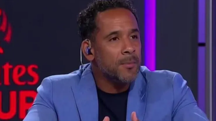 Beausejour le pide protagonismo a jugador azul.