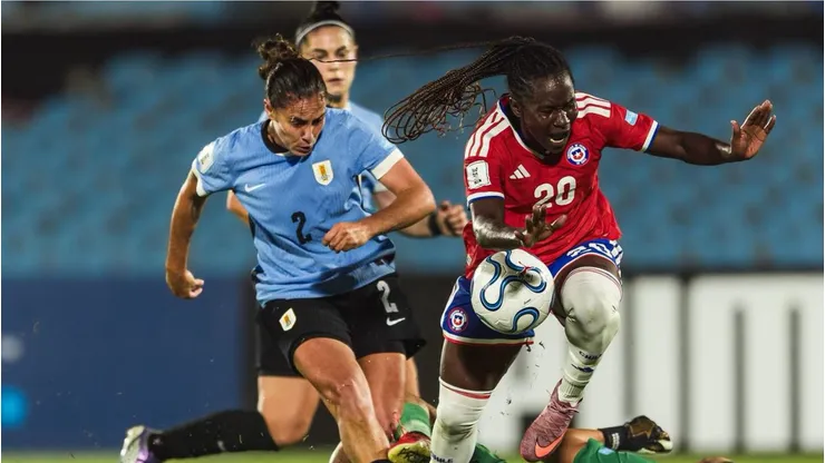 Chile triunfó en su visita a Uruguay y escala en la tabla de posiciones