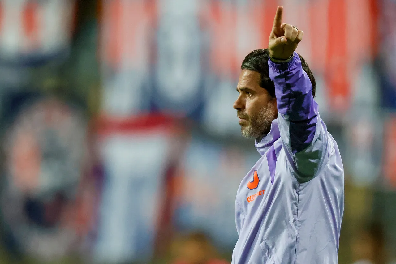 Gago se preocupa por la falta de finiquito en la U | Foto: Photosport