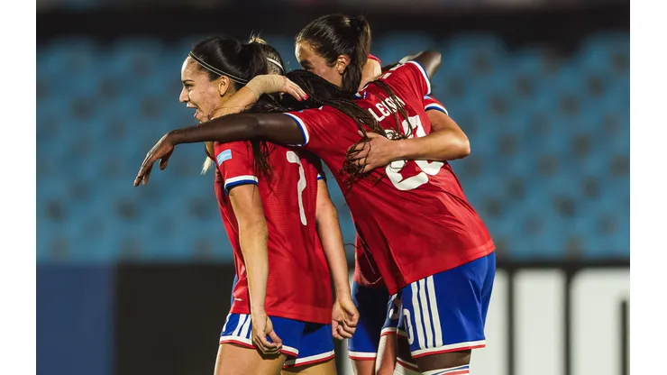 La Roja femenina se hizo fuerte en el Centenario.