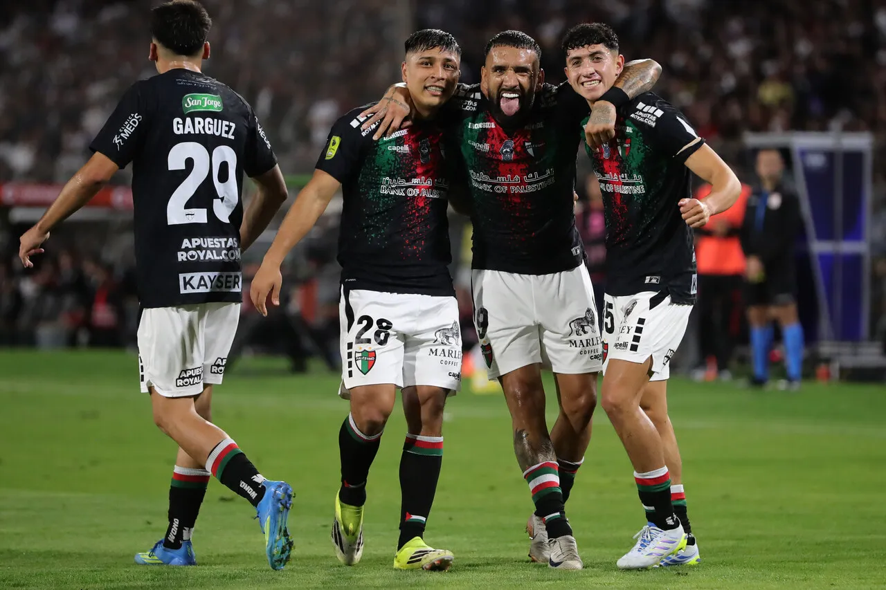 ¡Palestino festeja en el Monumental! (Photosport).
