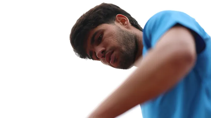 Peligra la presencia de Carlos Alcaraz en Roland Garros.