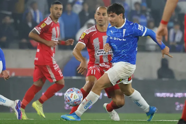 Clemente Montes el más criticado de la UC ante La Calera (Photosport).