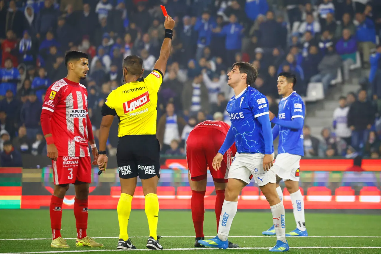 La UC sufre con esta derrota | Foto: Photosport