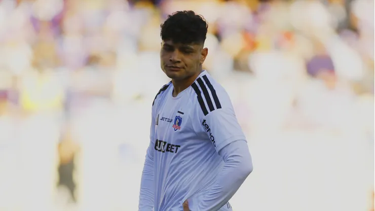 Claudio Aquino se defiende en Colo Colo. (Foto: Marco Vázquez/Photosport)