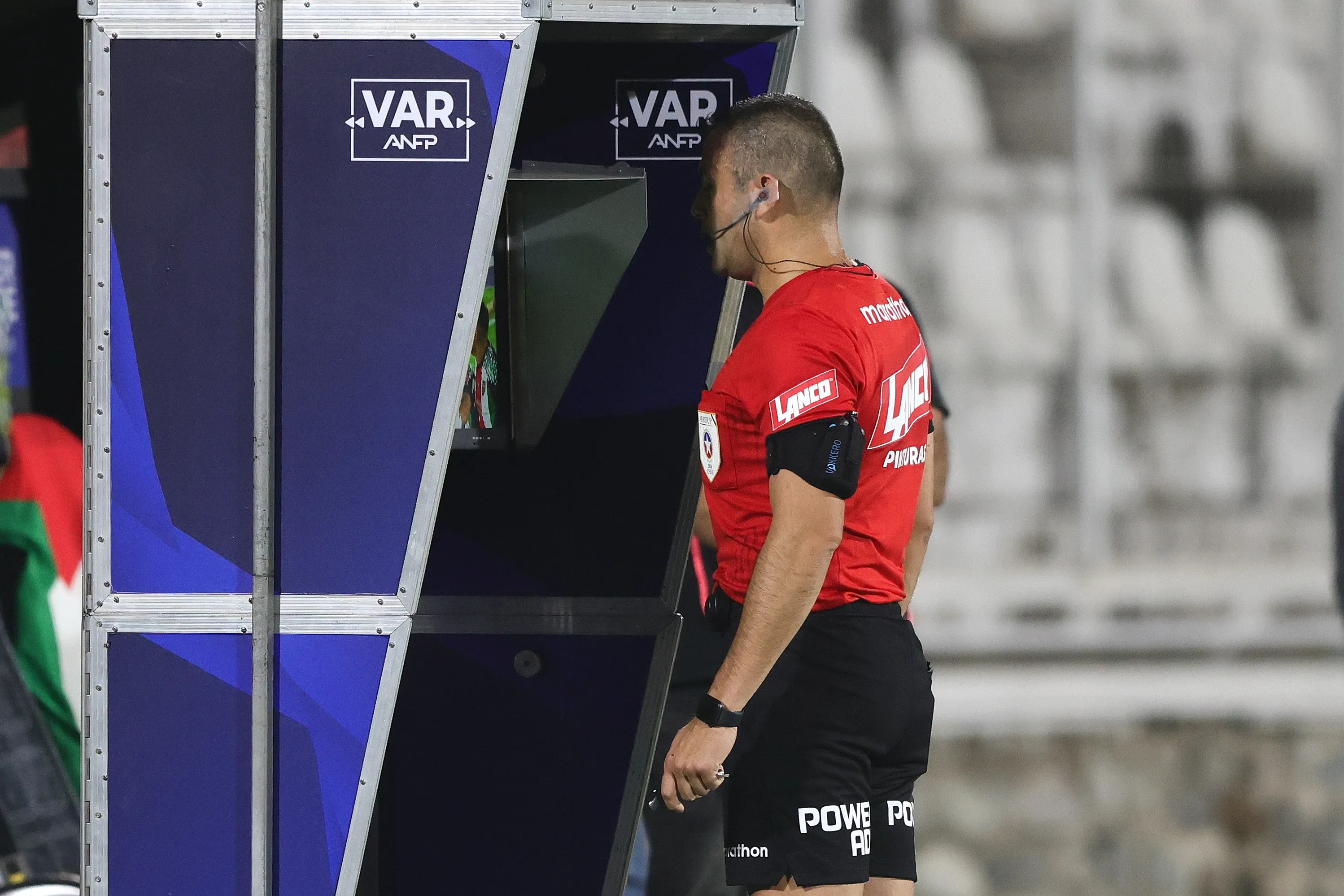 Diego Flores le anuló un gol a Charles Aránguiz en Universidad de Chile. (Imagen: Photosport)