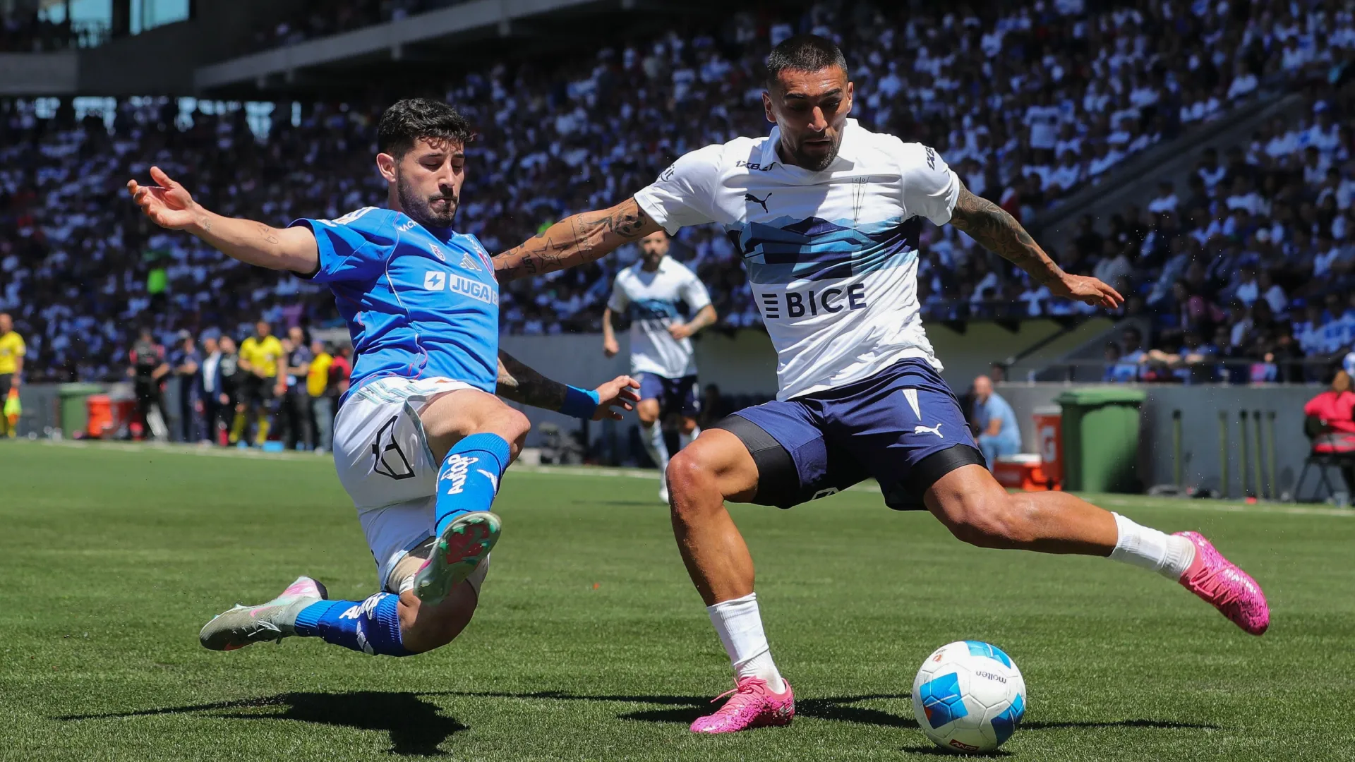 Clásico Universitario se toma la cartelera de este sábado.