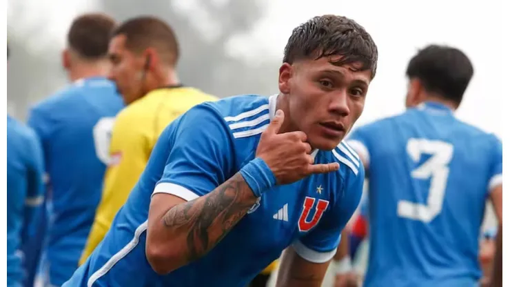 Lucas Barrera va por la UC en el Clásico Universitario.