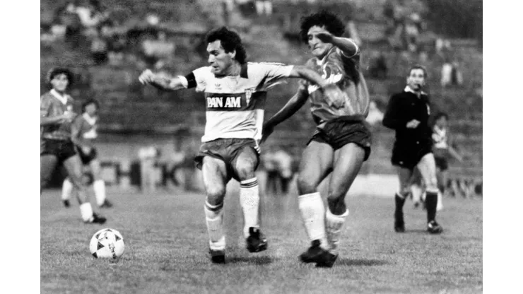 Miguel Ángel Neira critica el arbitraje y analiza el Clásico Universitario.