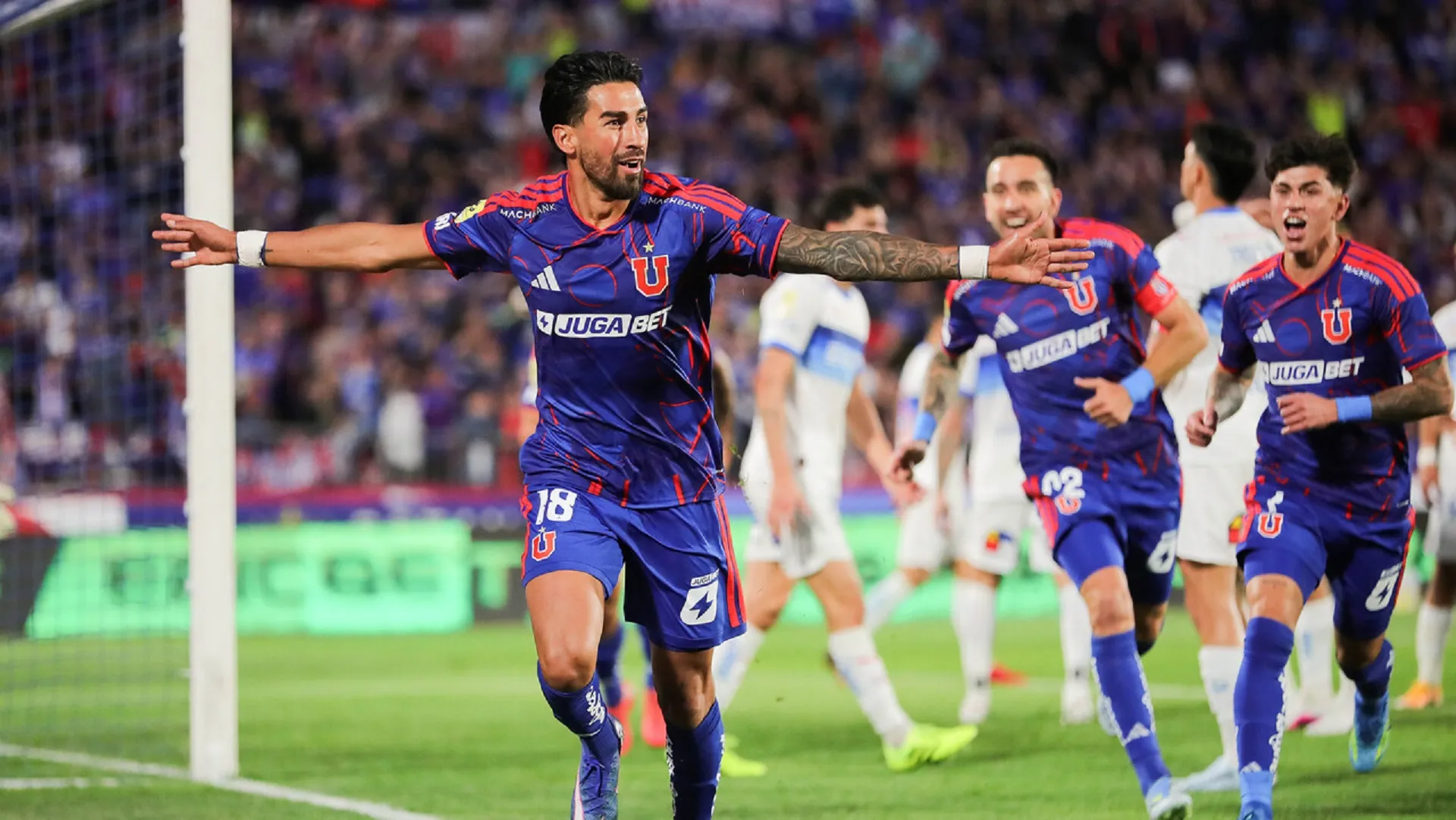 Juan Martín Lucero anotó el único tanto de los Azules en el Clásico Universitario (Foto: Photosport)