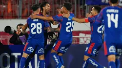 Los Azules lo ganan en el primer tiempo ante la UC. (Foto: Photosport)